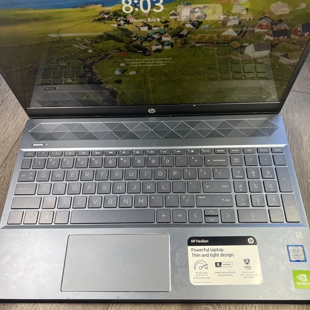 HP Pavilion 15-cs2073cl 15.6